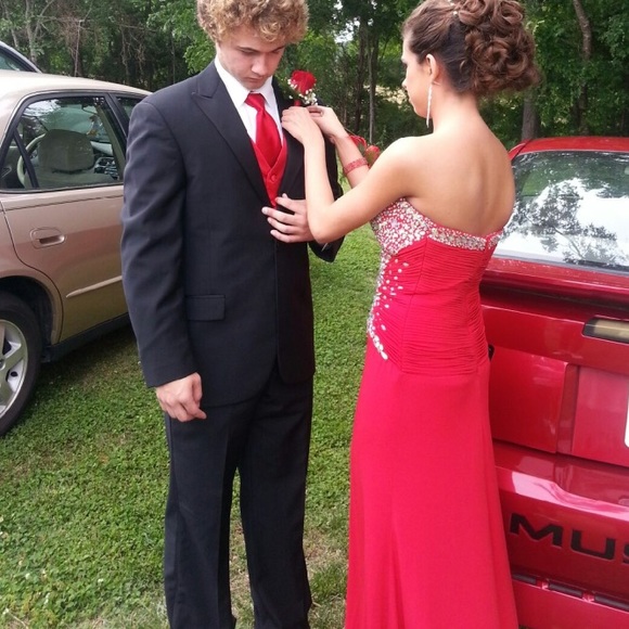 PROM DRESS - Picture 2 of 3